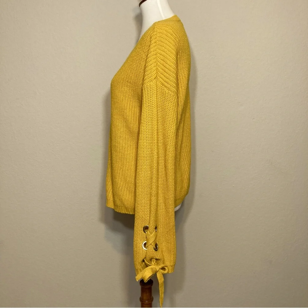 HANNAH Mustard Cable Knit Sweater Grommet Lace Tie Sleeve Accents Size Medium - Picture 4 of 9